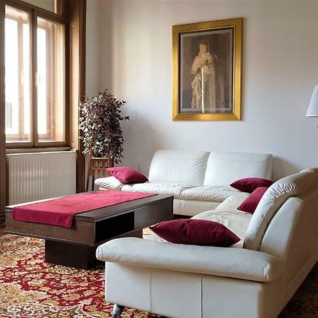 Luxury Apartment In The Heart Of Varaždin エクステリア 写真