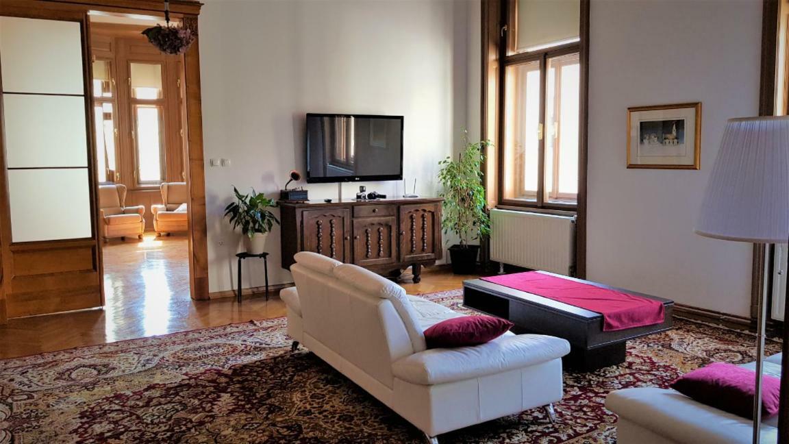 Luxury Apartment In The Heart Of Varaždin エクステリア 写真